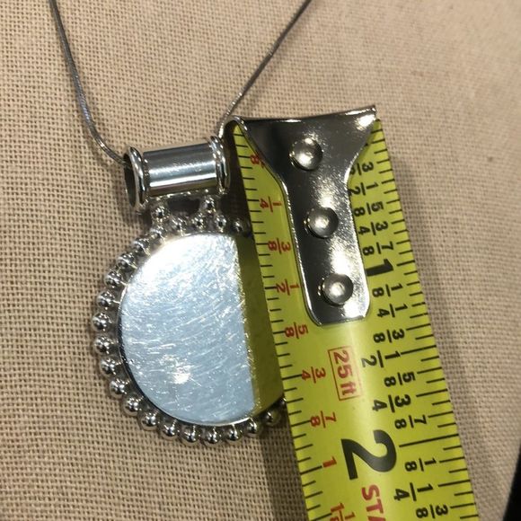 Vintage Sterling Silver Scalloped Pendant Necklace - Picture 8 of 10